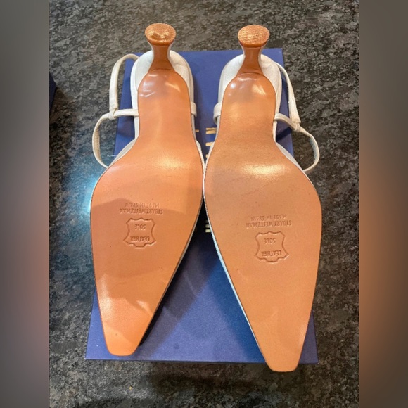 New Stuart Weitzman Goring White
Satin Shoes Size: 8.5 - NWOT - Picture 3 of 4